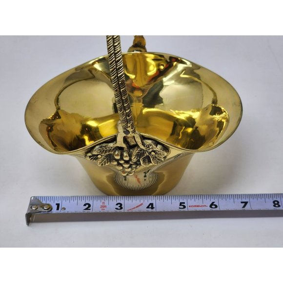 Vintage Brass Basket With Grapes‎ And Leaves Cluster Design Made In India - Picture 11 of 12